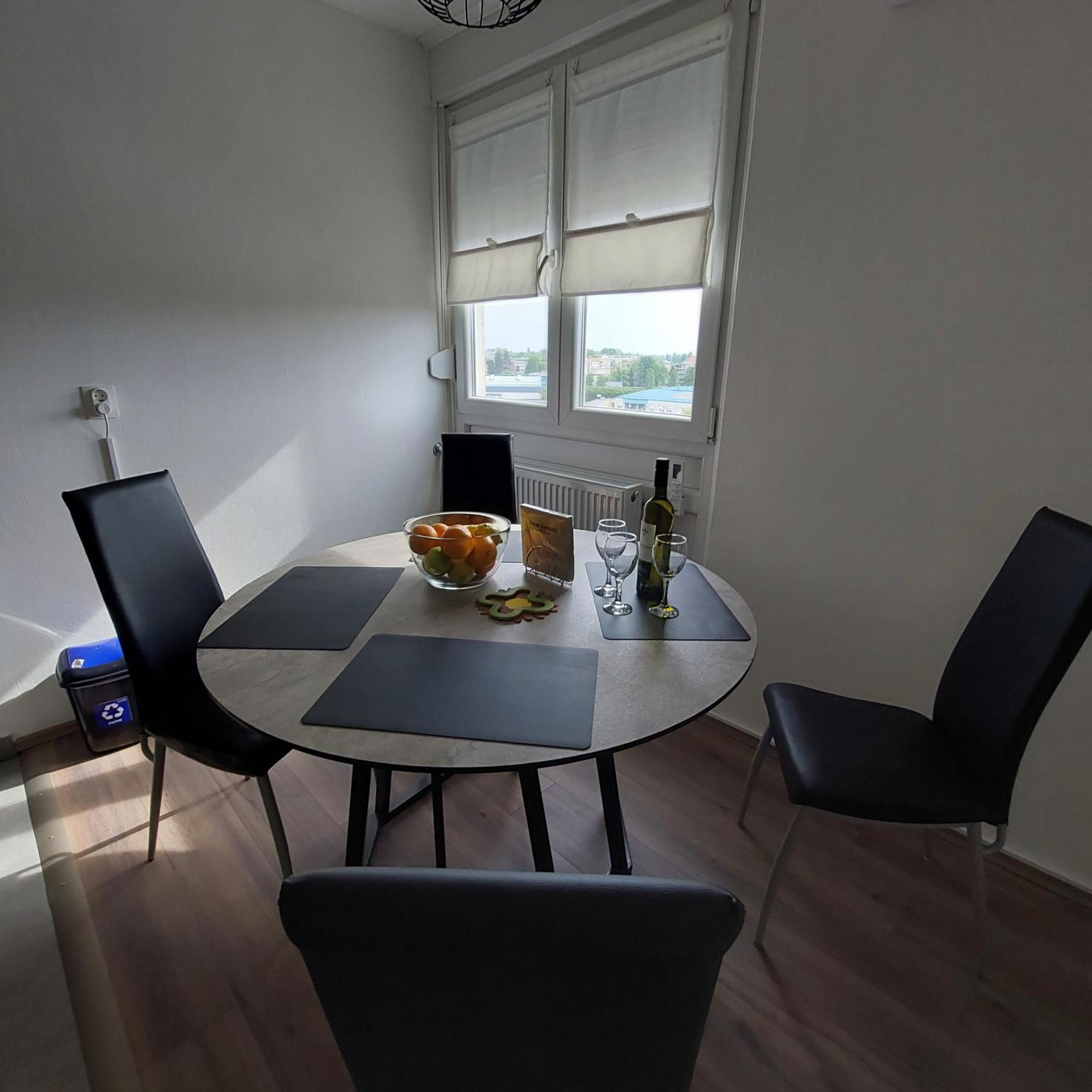 Apartman Ela Karlovac Eksteriør bilde